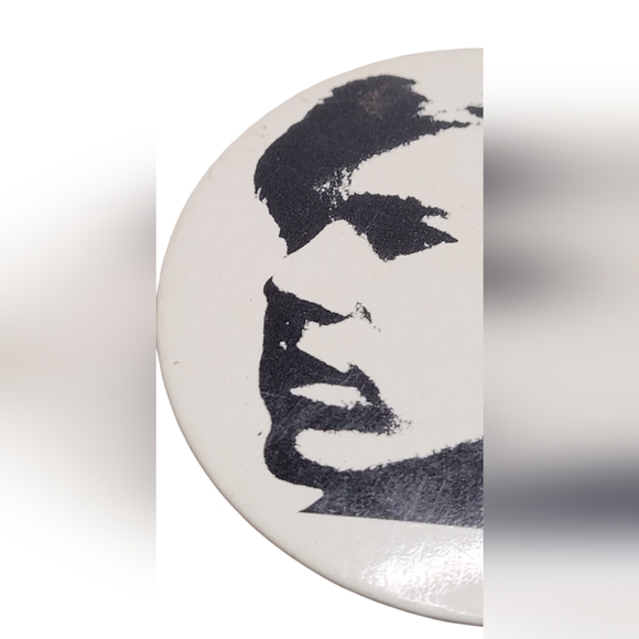 Vintage Andy Warhol Pin - Picture 8 of 9